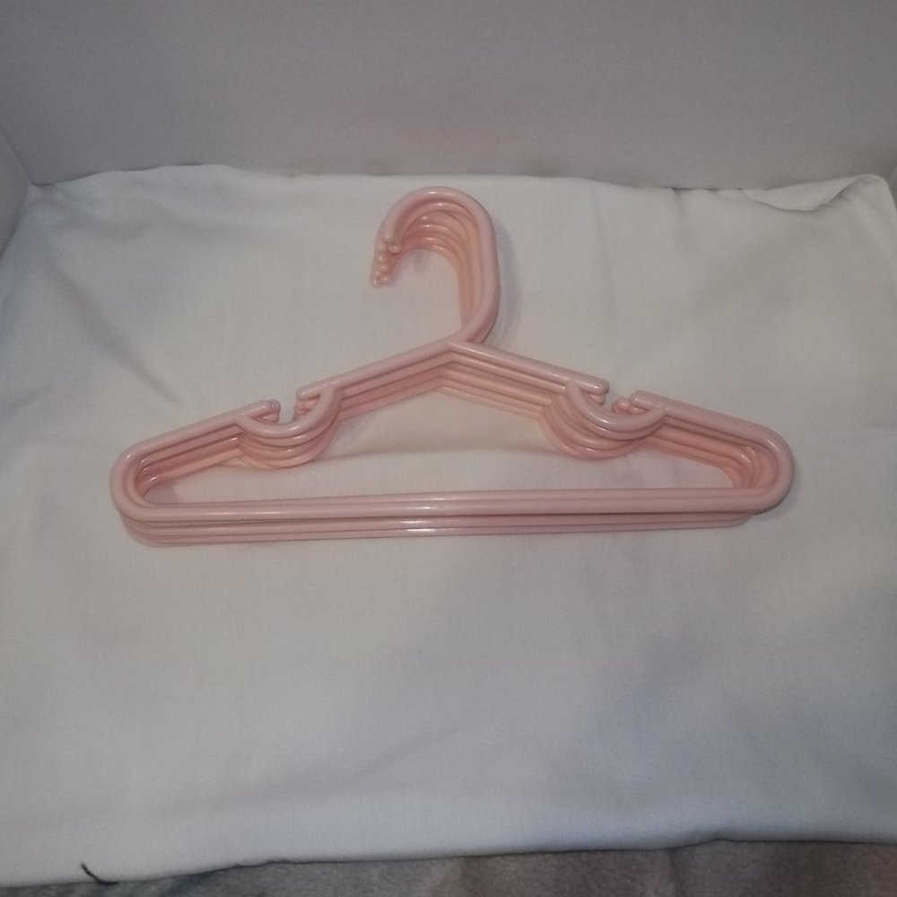 9 pink children  hangers